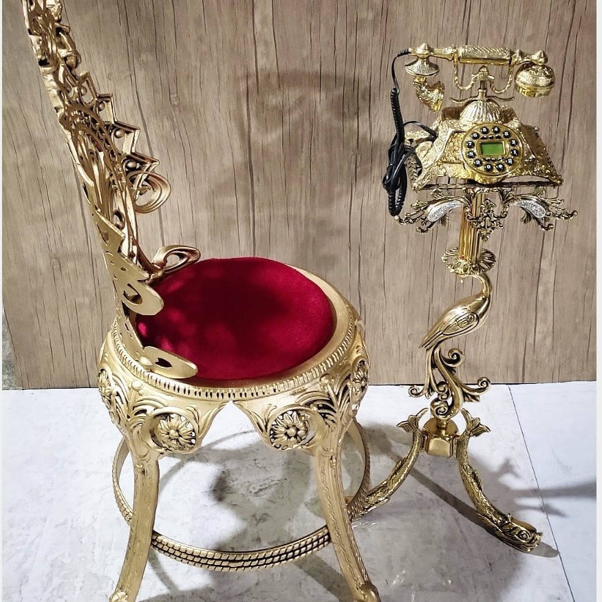 تلفن برنزی  مدل طاووس با پایه ماهی آیدی کالر دار 