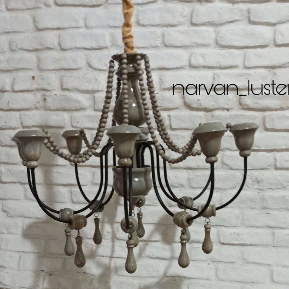 لوستر8 شاخه،چوب وفلز،جنس چوب روسی بدنه فلز مشکی مات،رنگ چوب طوسی عرض کار 75در75 دراتفاع 60