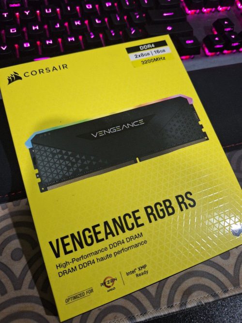 رم CORSAIR VENGEANCE RGB RS 16GB 3200MHZ DDR4 (آکبند-گارانتی شرکتی)