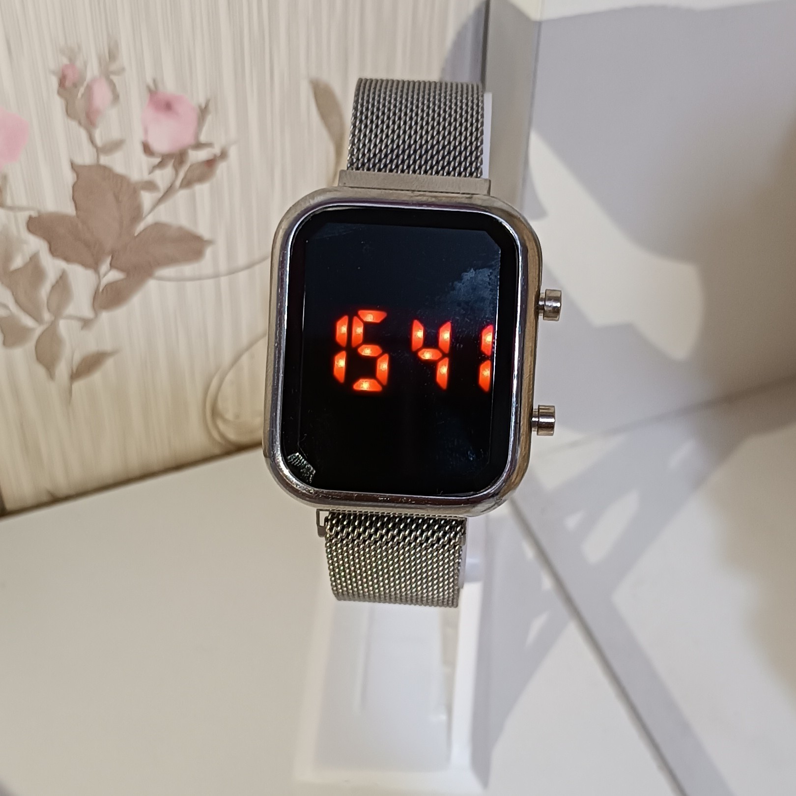 ساعت مچی اسپرت کامپیوتری بند سیلیکونی صفحه مستطیل کیفیت مناسب بند حصیری طوسی  (کد76)