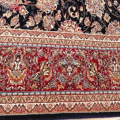 فرش ماشینی زمرد مشهد طرح افشان رنگ مدل گل درشت زمینه سورمه ای