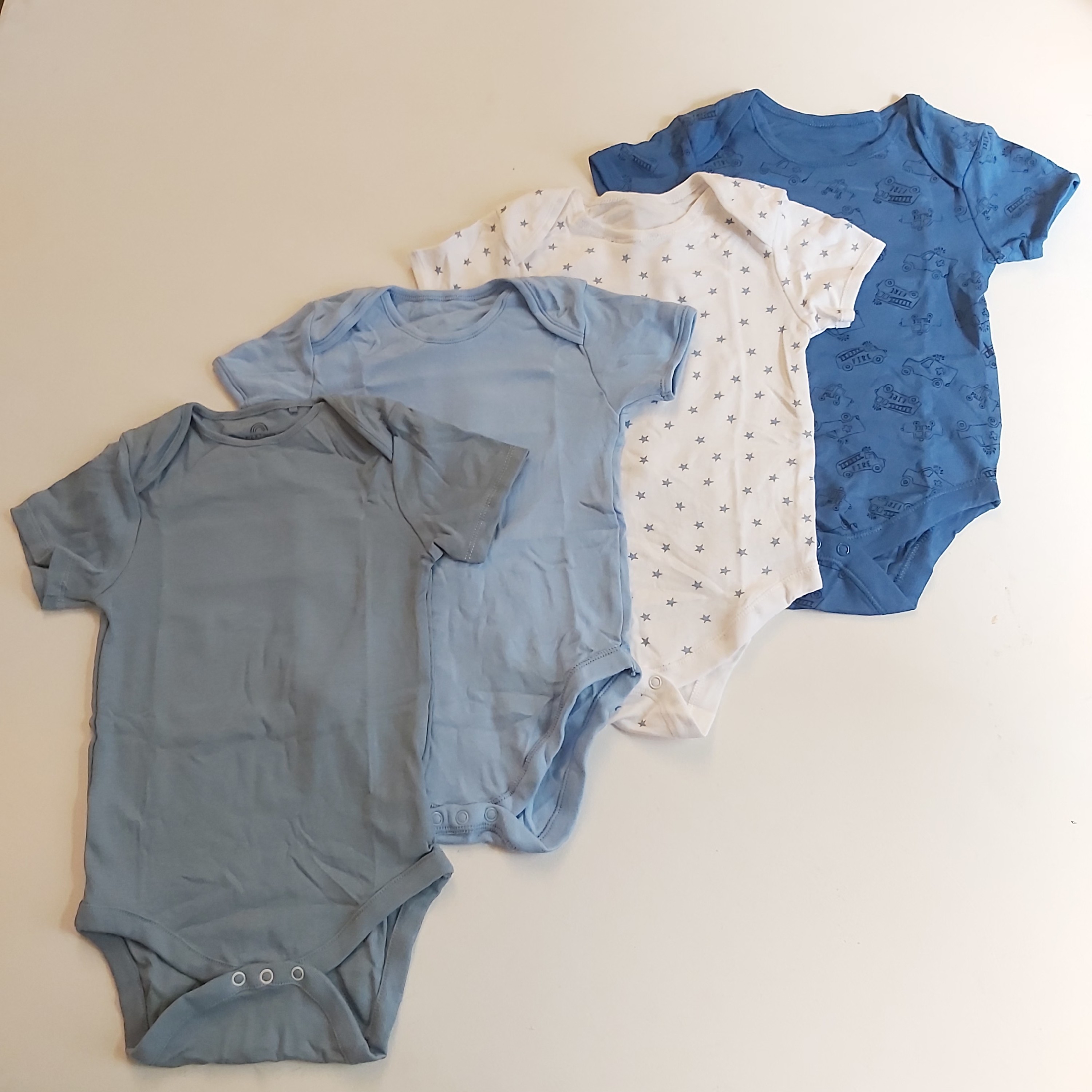 بادی آستین کوتاه وارداتی کیفیت عالی نخ پنبه سایز  بزرگ  2 تا 3 سال سرشانه تا فاق حدود 49 با قیمت تخفیفییی (زیر دکمه)