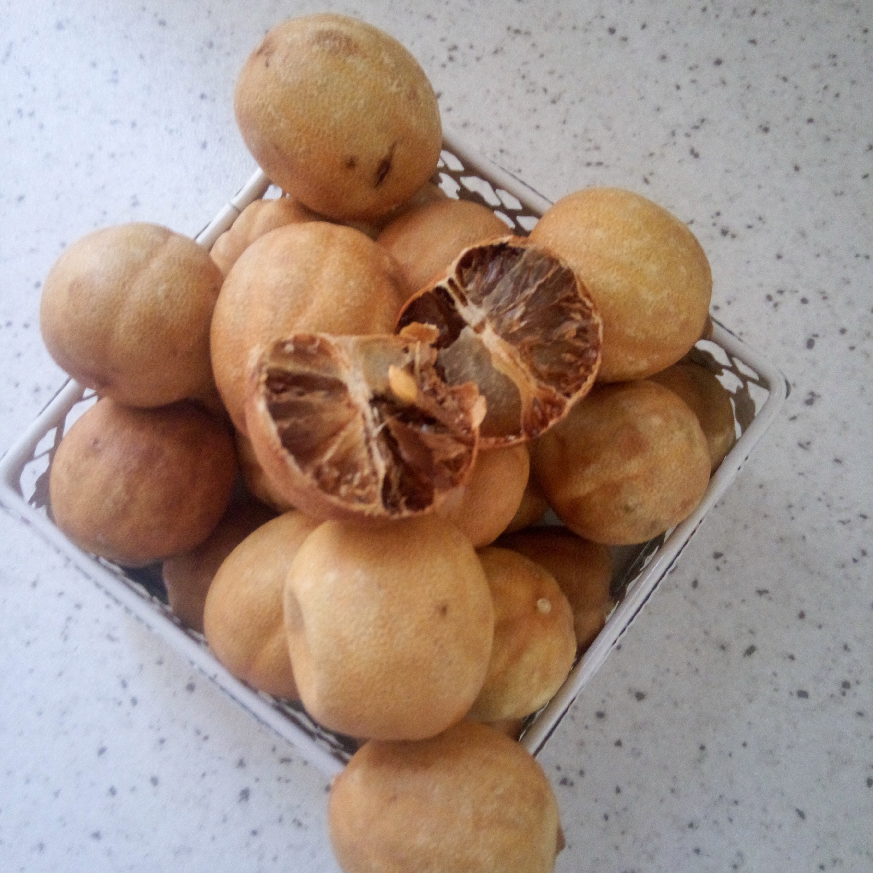 لیمو عمانی 200 گرمی ارسالی از تهران 