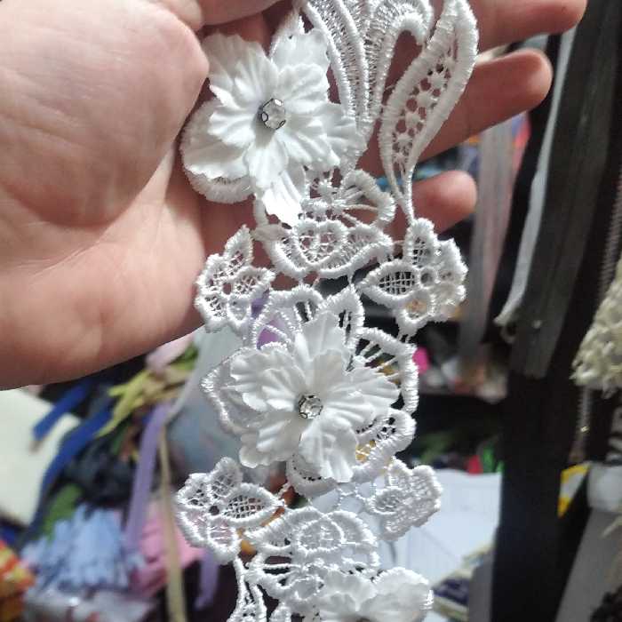 اپلیکه سفید 25سانت ارتفاع 1عدد