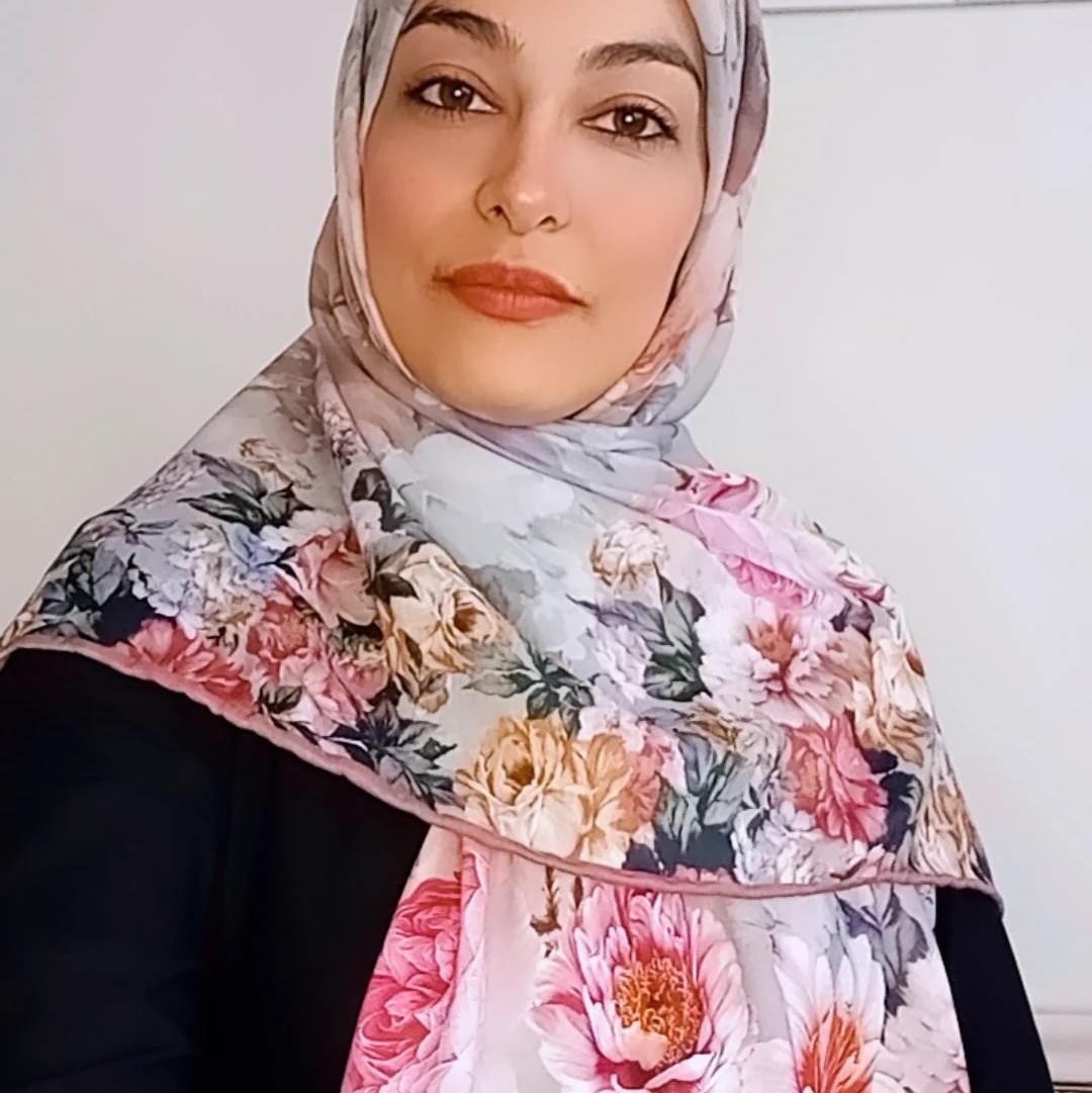 روسری گلدار جذاب قواره متوسط دوردست دوز نخی اعلا