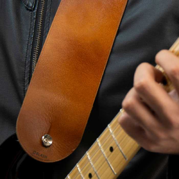 بند چرمی گیتار مدل DARK کد GS-E-DBR01