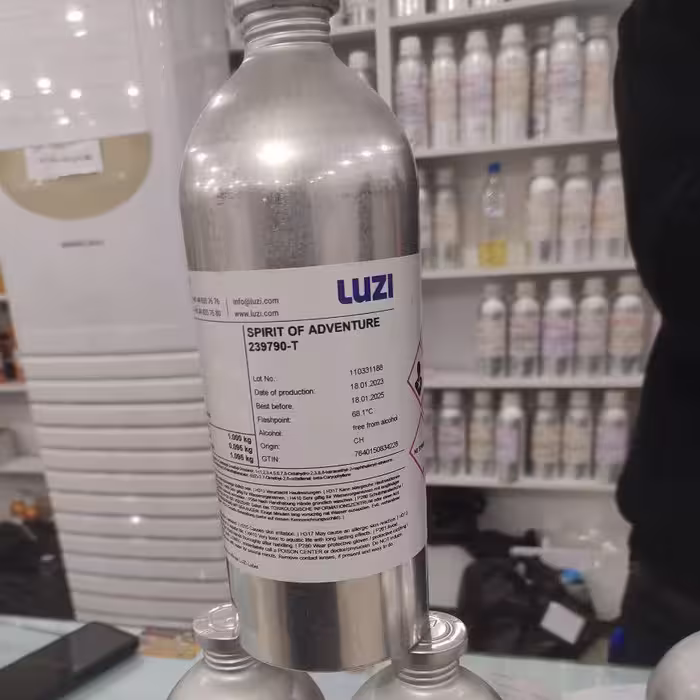 عطر ازاروبلک 