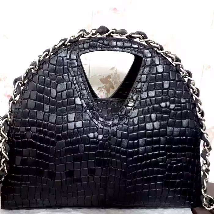 کیف مجلسی. کیف. کیف زنانه. کیف چرمی. چرم دستدوز. چرم مجلسی. کیف چرمی زنانه. کیف زنانه لاکچری. کیف زنانه چرمی. چرم طبیعی