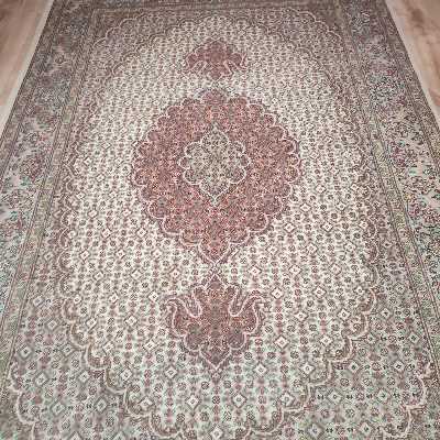 فرش دستباف یک و نیم متری طرح ماهی مدل AA 