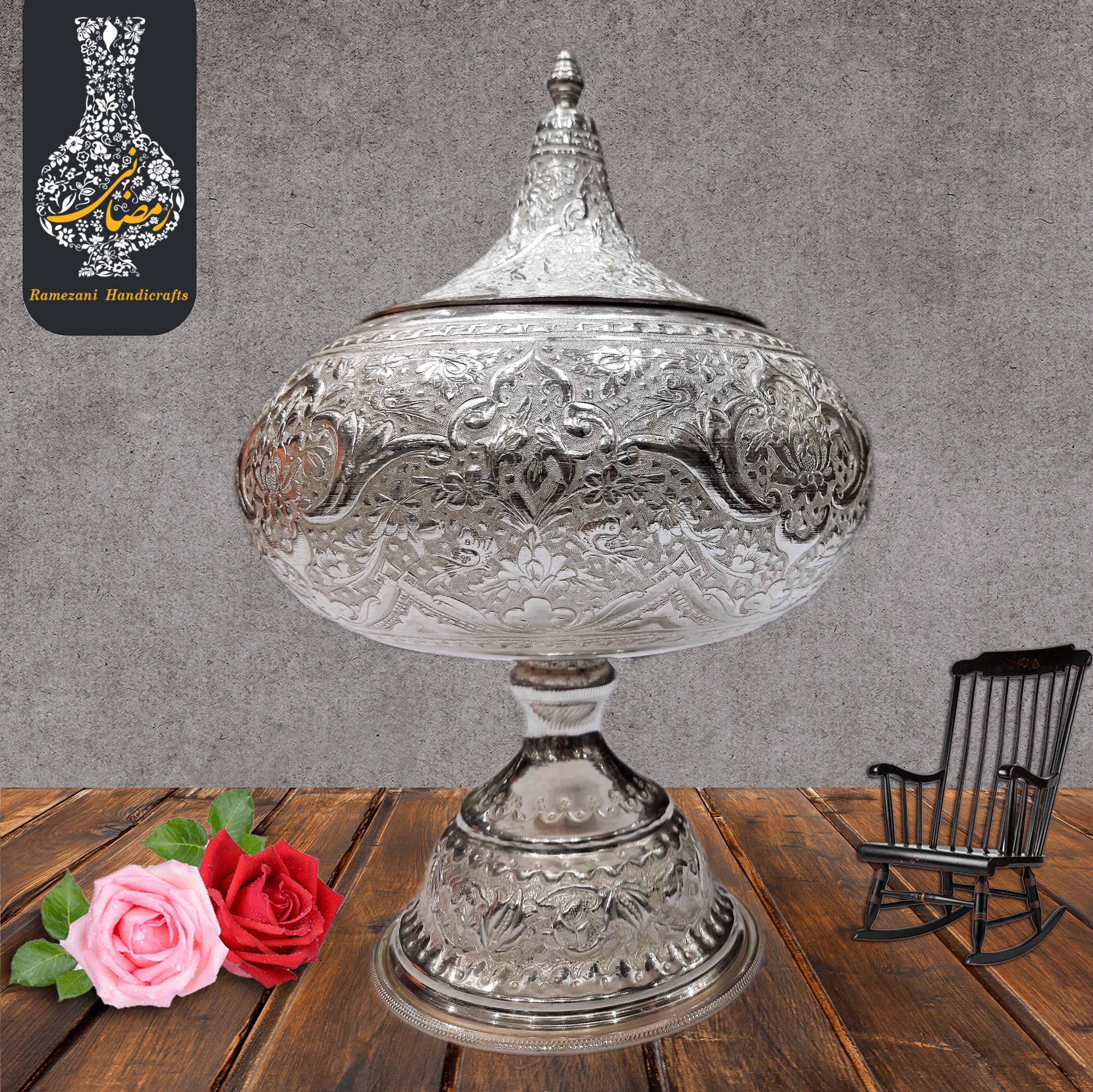 قلم زنی شکلات خوری  کعب دار قلم گل و مرغ  اعلاء سفید طرح نقره شماره 1