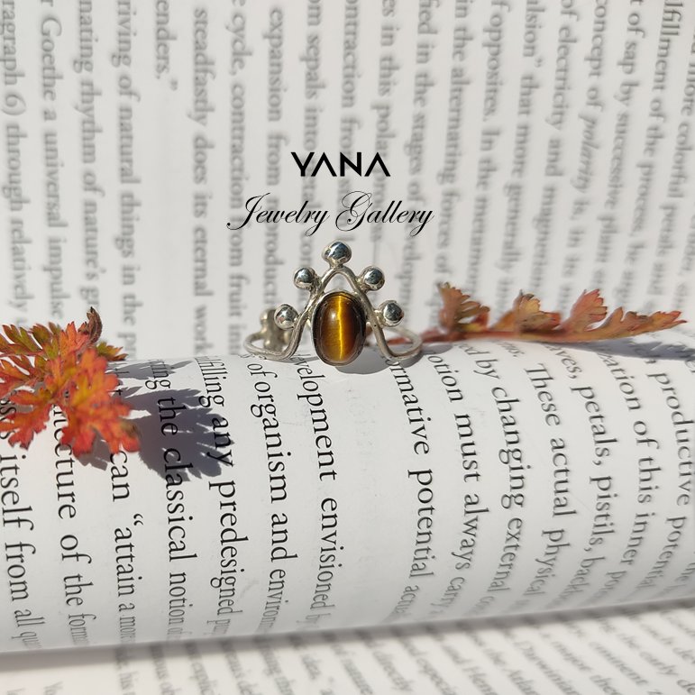 انگشتر نقره مینیمال با گوهر چشم ببر طبیعی اصل (دستساز)