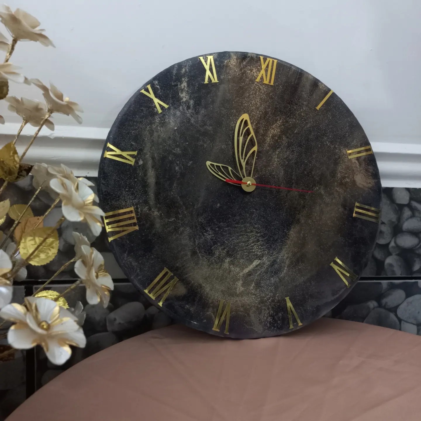 ساعت رنگ مشکی و طلایی قطر کار40 سانت موتور آرام گرد