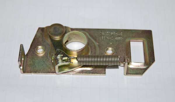 ضامن قفل درب موتور ام وی ام 110 و 110S چین یدک مرکزی - خرید لوازم یدکی خودروهای چینی - لوازم یدکی خودروهای کره ای - لوازم یدکی خودروهای ژاپنی - کف قیمت بازار - ارسال سریع به سراسر ایران