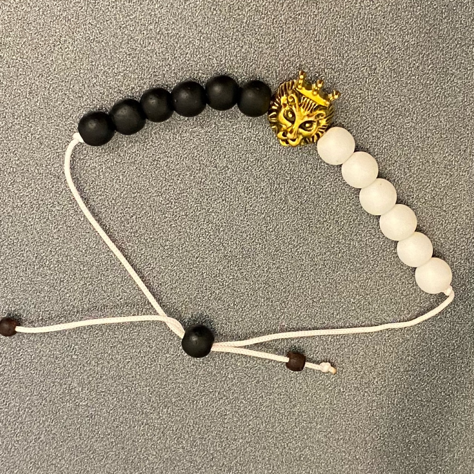 دستبند اونیکس پلاک شیر