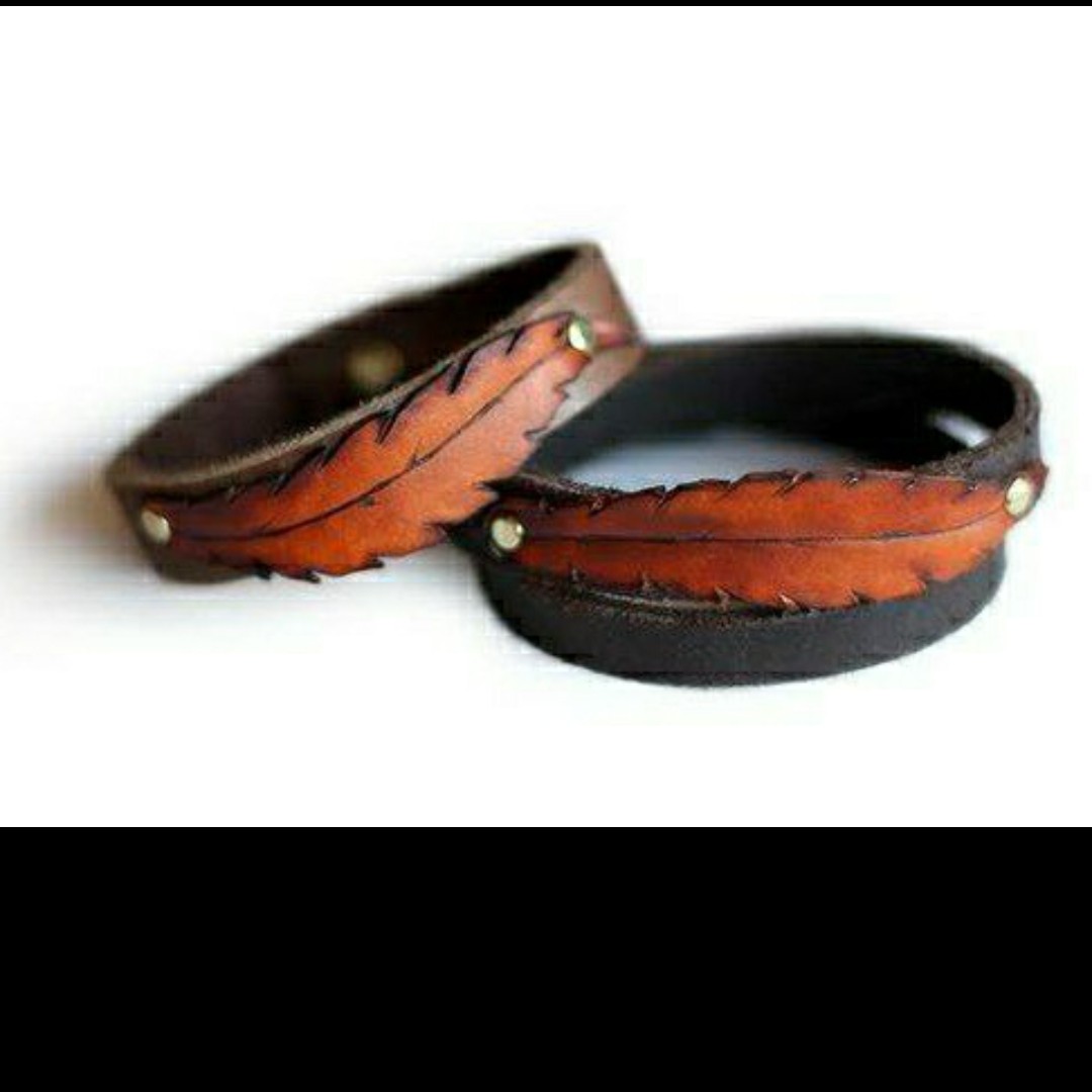 دستبند چرم طبیعی