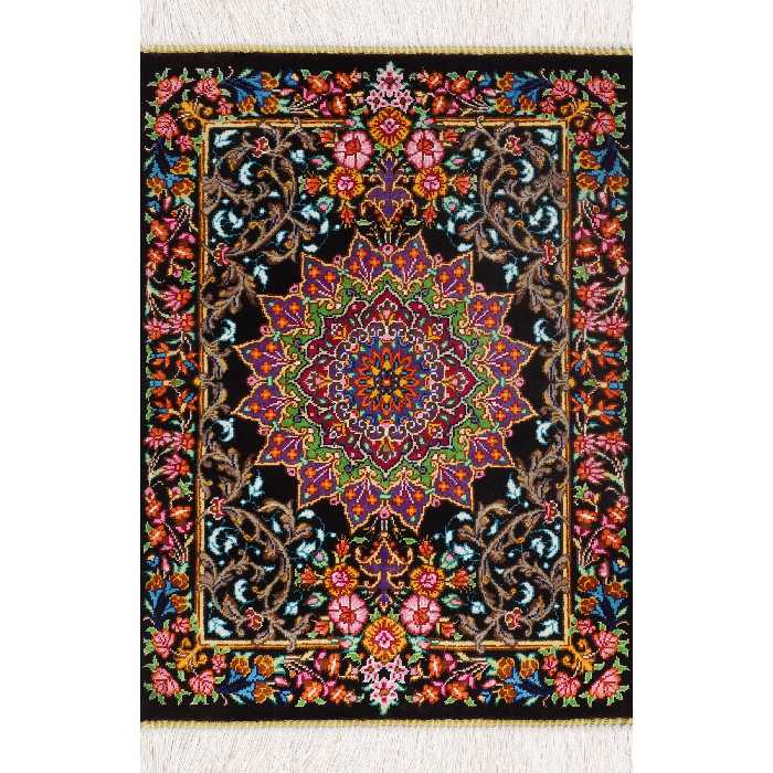 فرش دستباف نیم متری طرح ترنج کد 12