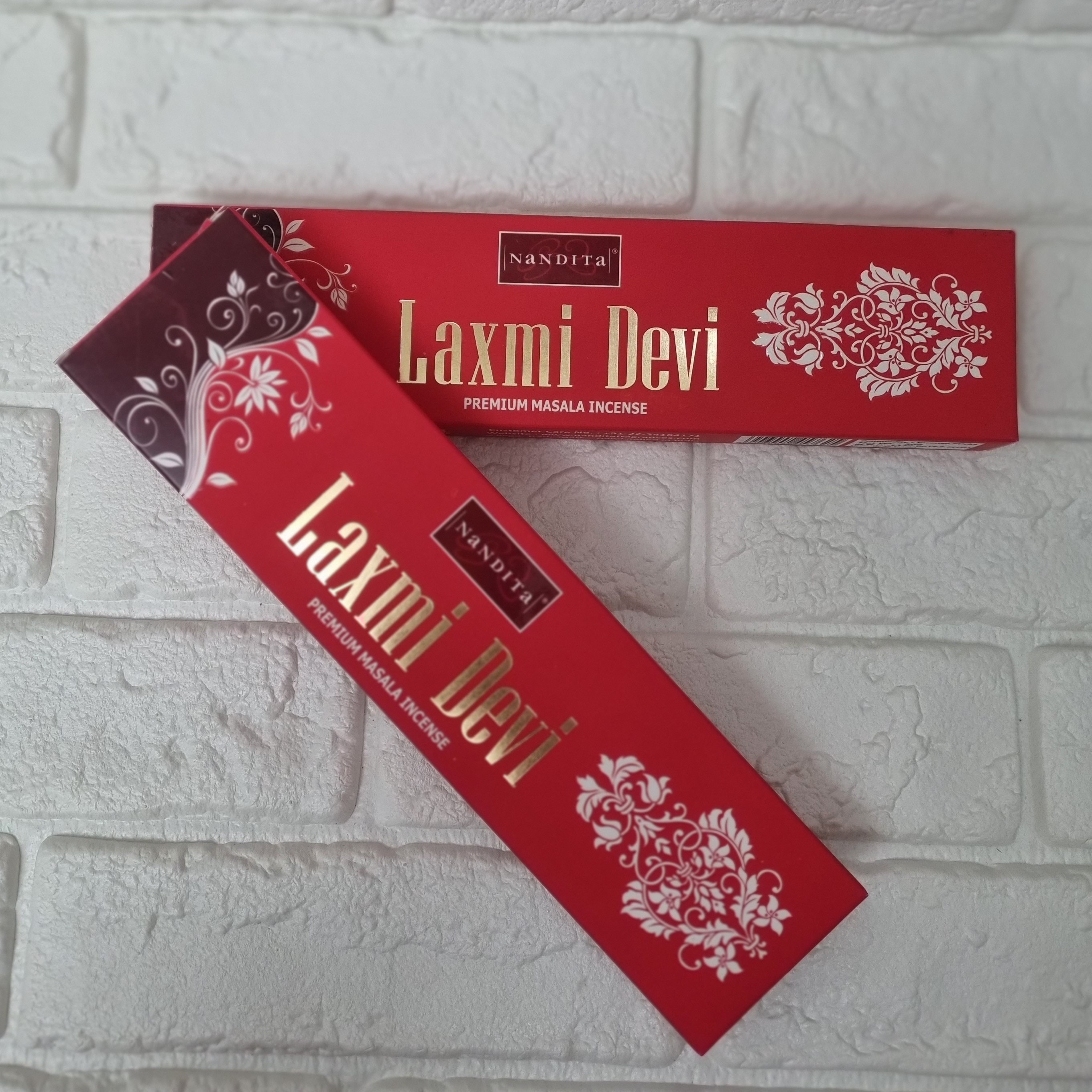 عود دستساز هندی لاکشمی،برند ناندیتا ،وزن 50 گرمی رایحه گرم و کمی هندی 