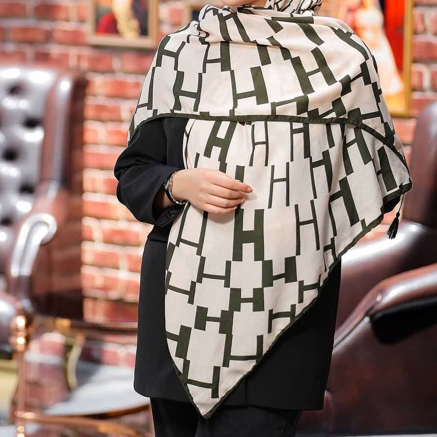 روسری منگوله دار بزرگ