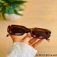 خرید عینک برند PRADA دارای استاندارد UV400 فرم کائوچو همراه کاور و دستمال کد 2415169 - ردگل