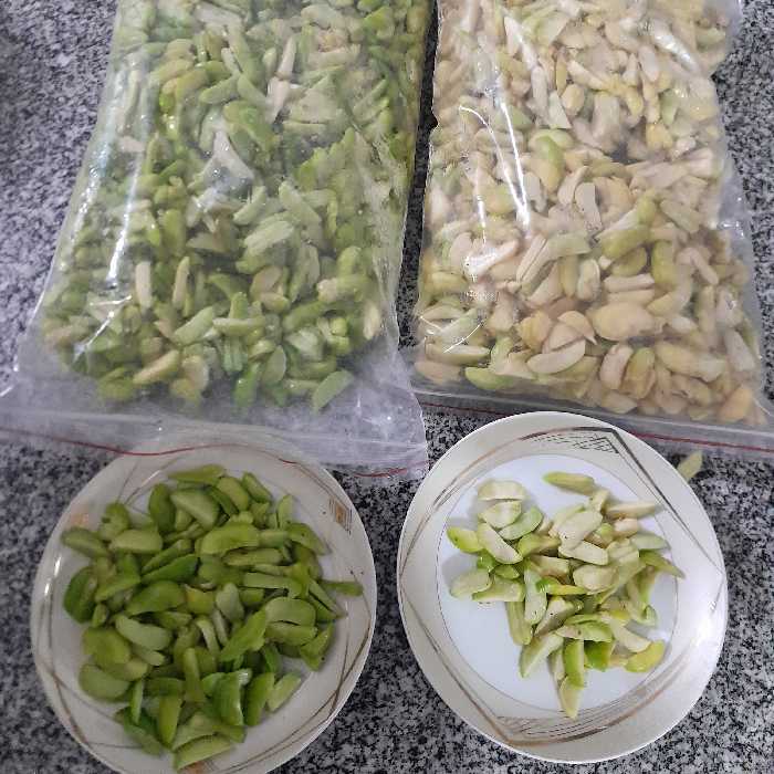 خلال باقالی ننه شاپی.