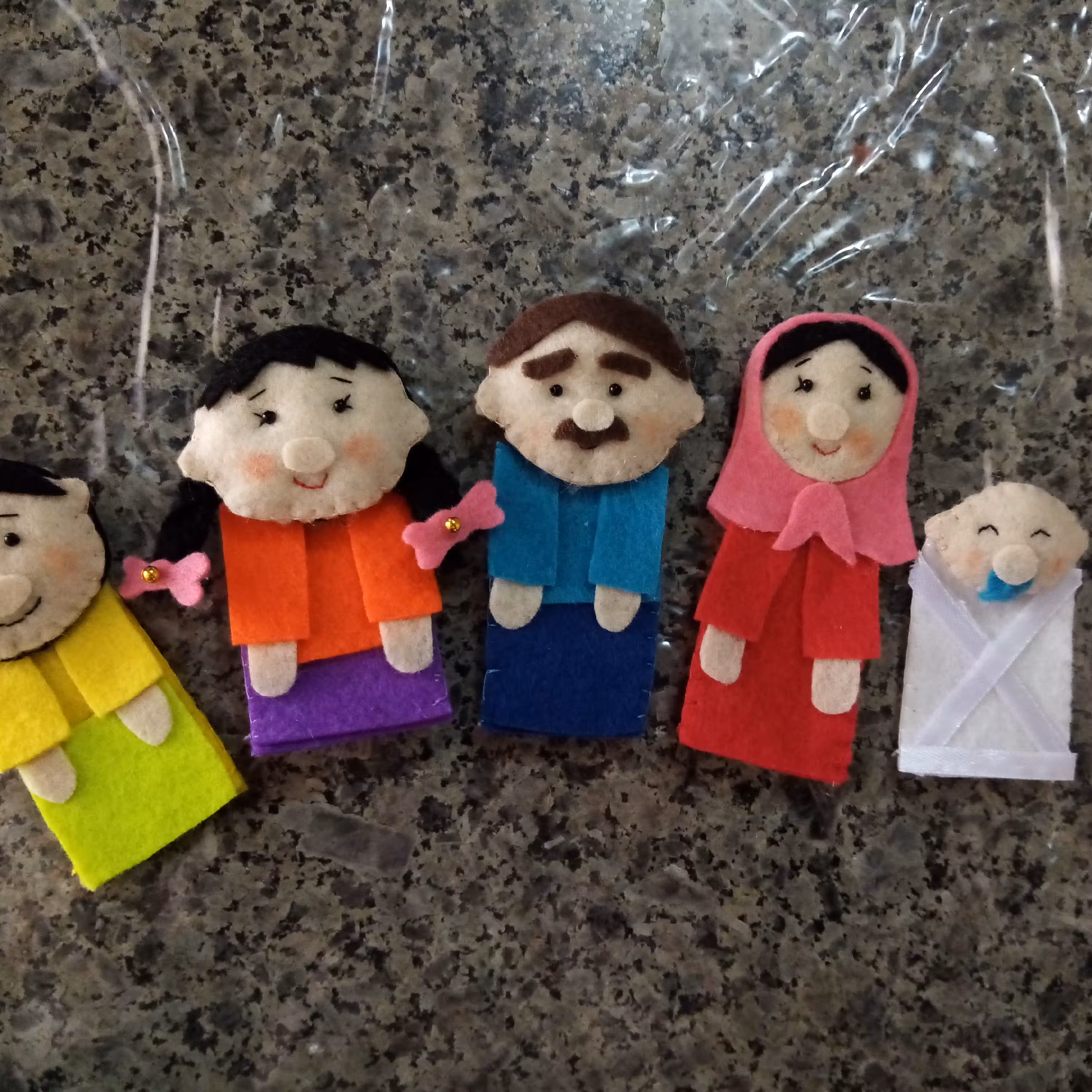عروسک های انگشتی خانواده