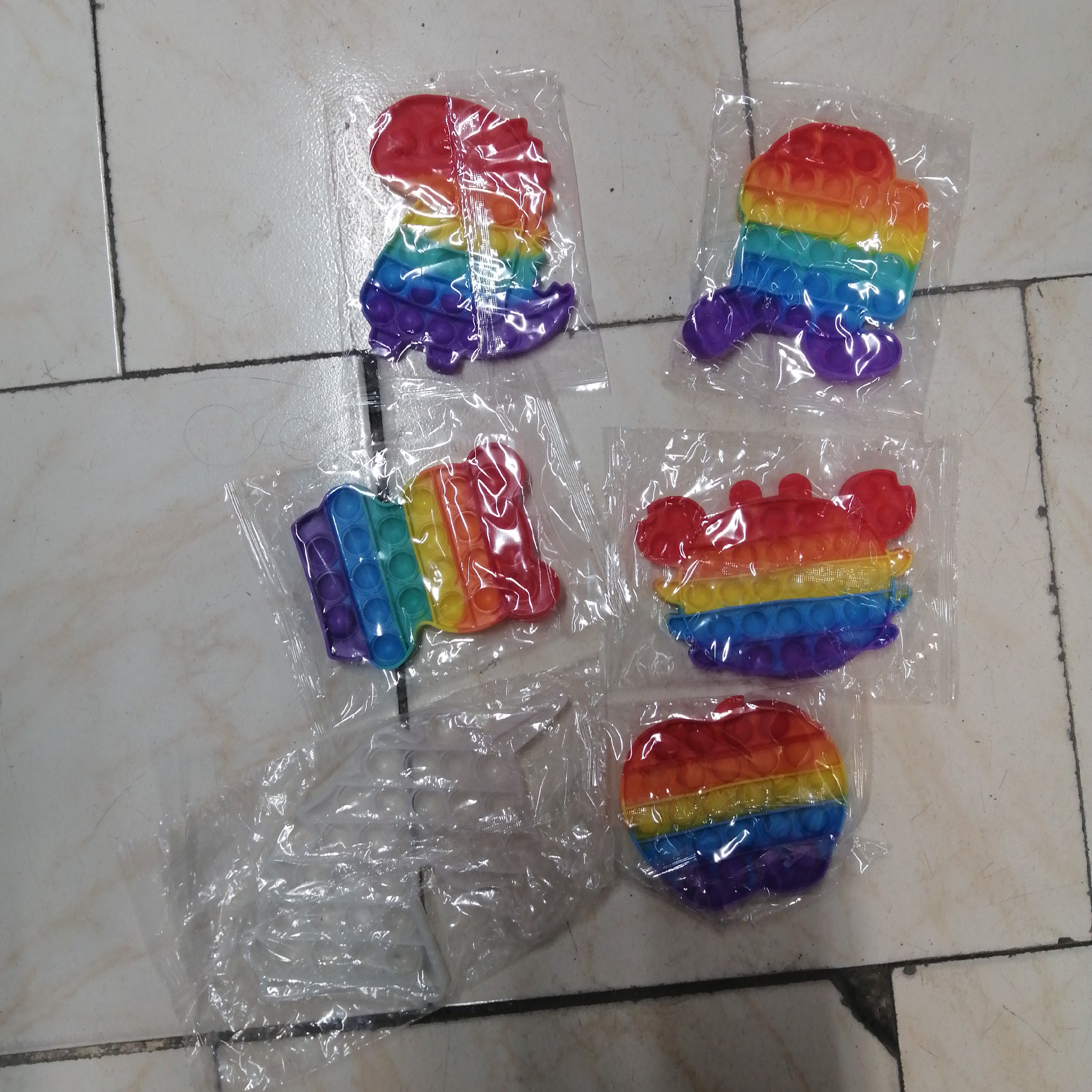 لوازم سیسمونی و اسباب بازی پاپیت با طرح های مختلف مربع و لوزی ودایره