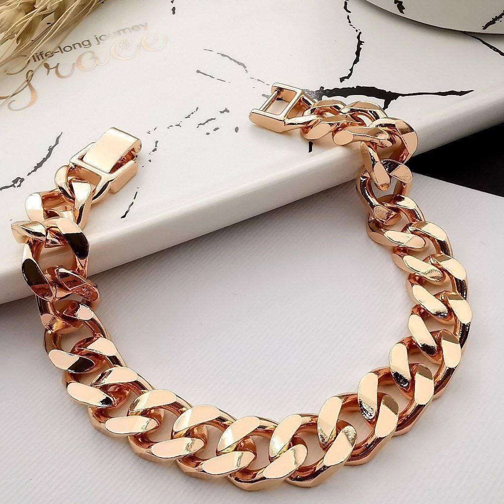 دستبند کارتیر از برند محبوب شوپینگ فوق العاده زیبا 