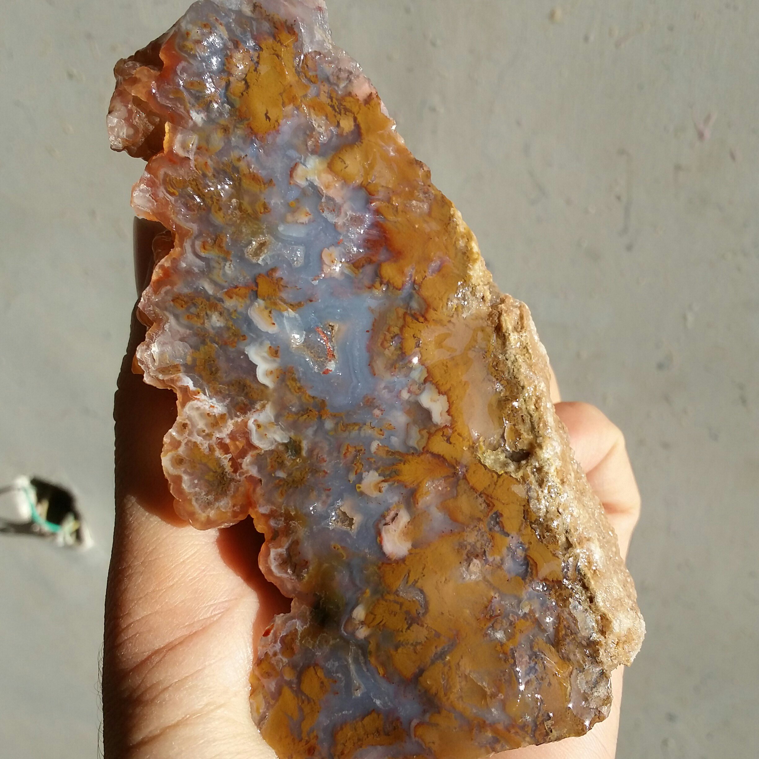 سنگ راف عقیق منظره پاییزی شعله ای محشر شاهکار خلقت دیدنی کاملا طبیعی تصویر از دو جهت نمونه
با قابلیت ساخت چند نگین محشر