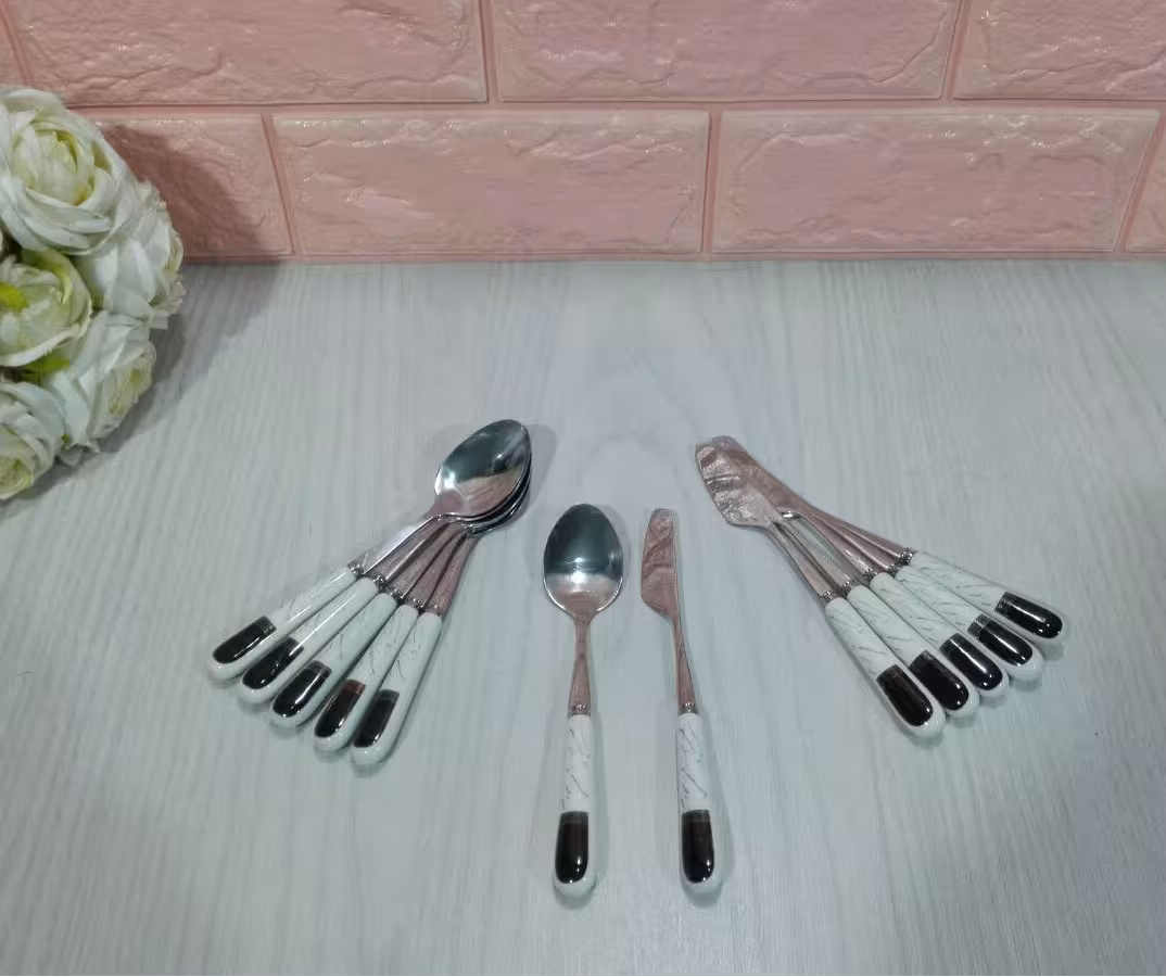 کاردکره خوری و قاشق مرباخوری دسته سرامیک ماربل سفید مشکی