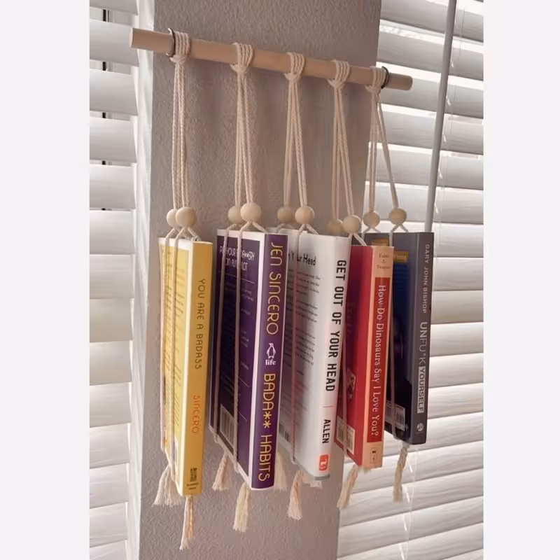 آویز هولدر کتاب مکرومه طرح کتابخوان