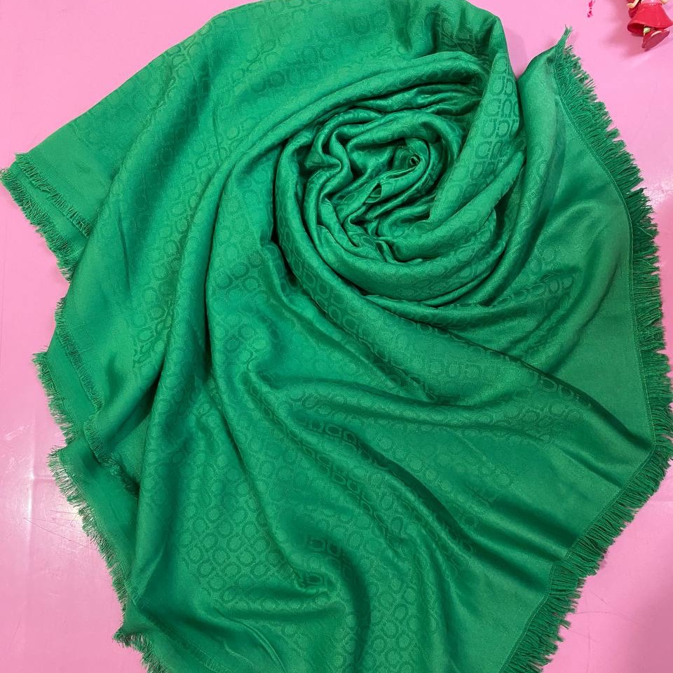 روسری سبز نخ ژاکارد قواره 140 دور ریش کیفیت عالی ترند سال کد01