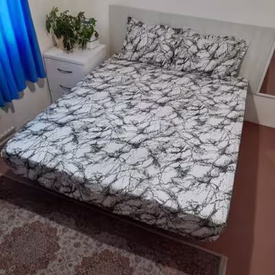 سرویس ملحفه مدل کشدار ni09087 طرح ماربل کد 140 دو نفره سه تکه