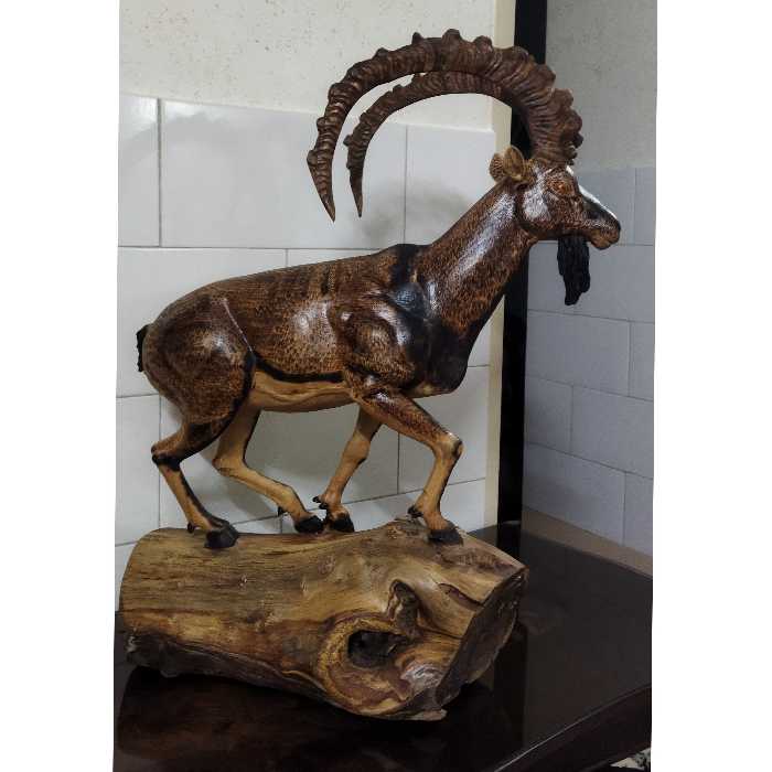 مجسمه چوبی بزکوهی