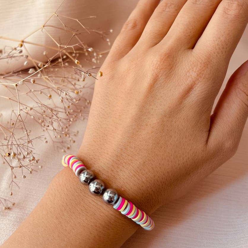 دستبند فیمو سرخابی زرد طوسی با سه مهره