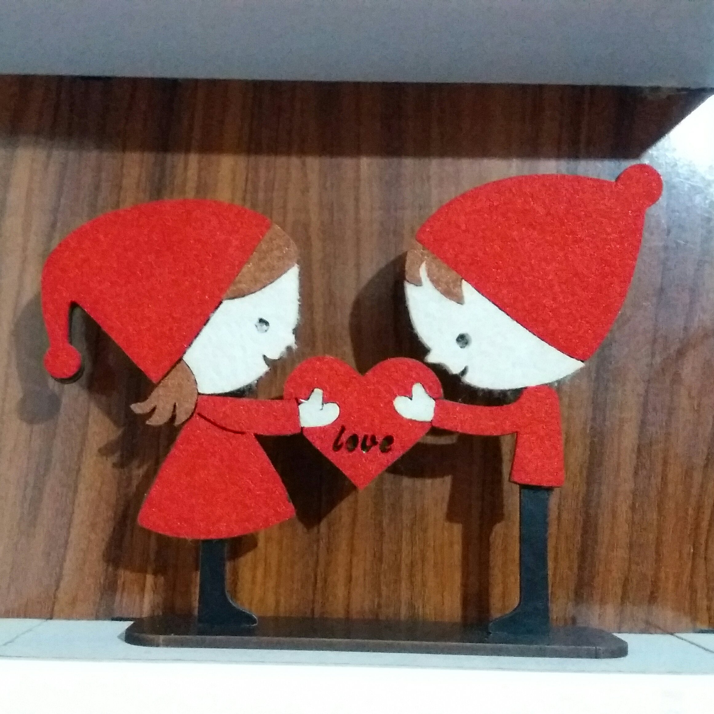 استنددختروپسرعشق (چوبی)