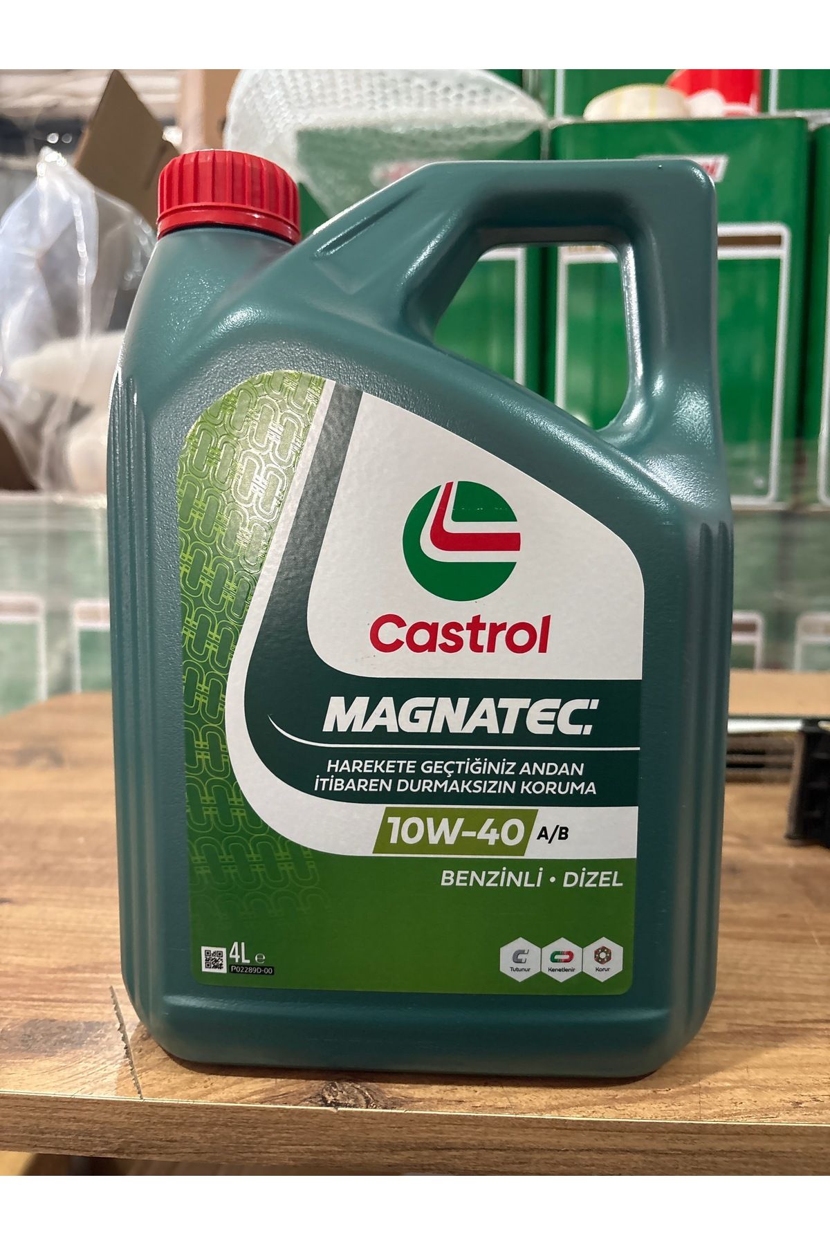 روغن و مکمل موتور MAGNATEC 10W40 بنزین LPG سازگار 4 لیتر کاسترول اورجینال Castrol