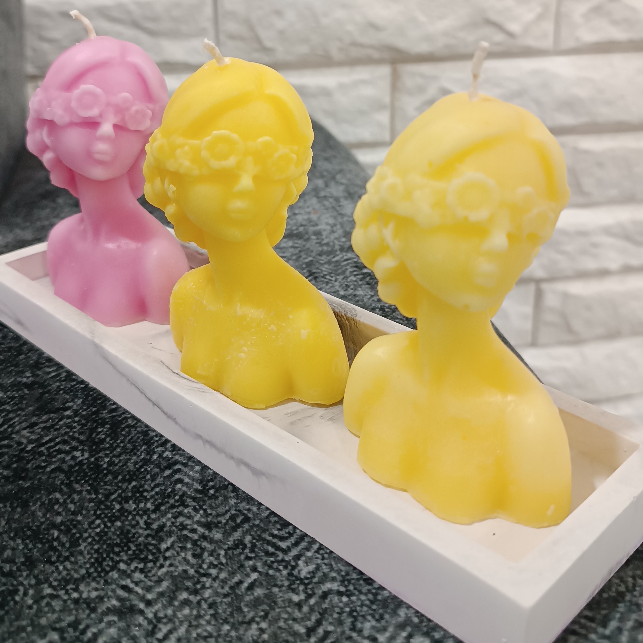 شمع دخترونه