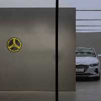 چراغ دیواری نئون دیزاین طرح Benz-BL_YL