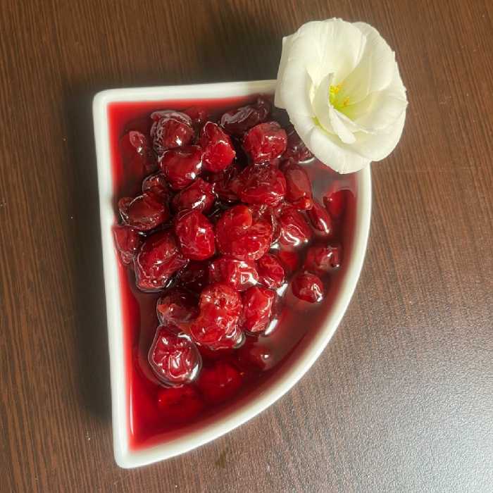 مربای آلبالو خانگی یک کیلوگرمی