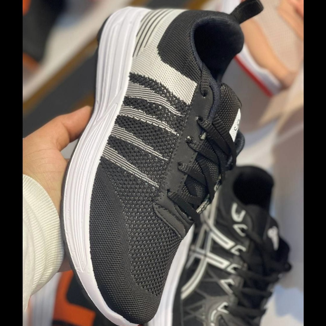 کفش  جورابی  کیفیت عالی 
سایز مردانه  
راحت و بادوام
ارسال رایگان
