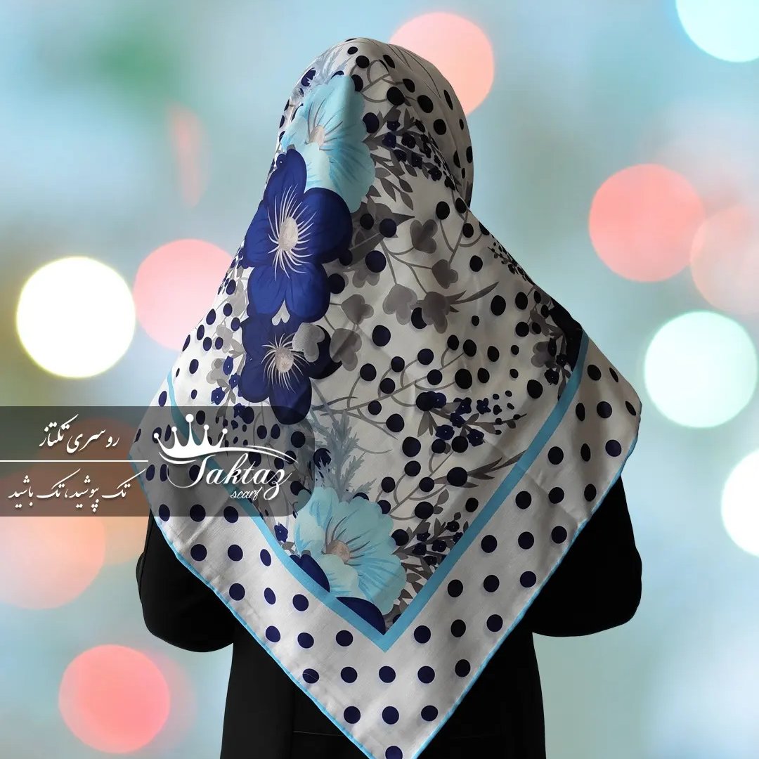 روسری نخی دور دست دوز قواره 120 با گل های آبی