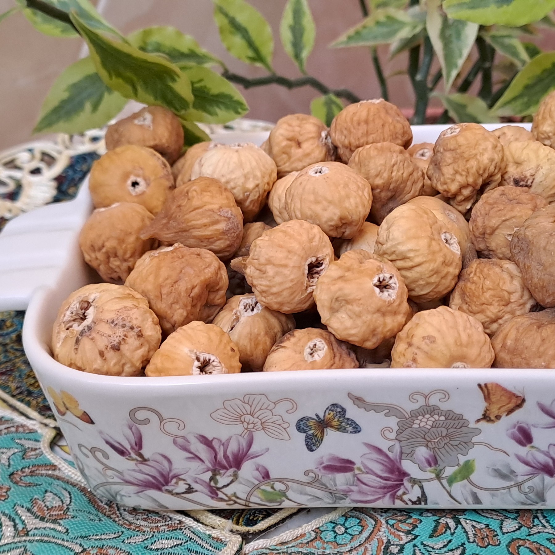 انجیر شکلاتی 10 کیلویی و انجیرAAA  پنج کیلویی