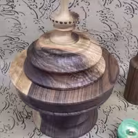 شکلات خوری مدل دلبر . چوب گردو. ارتفاع 25. هنر دست و خرید مستقیم از تولید کنند