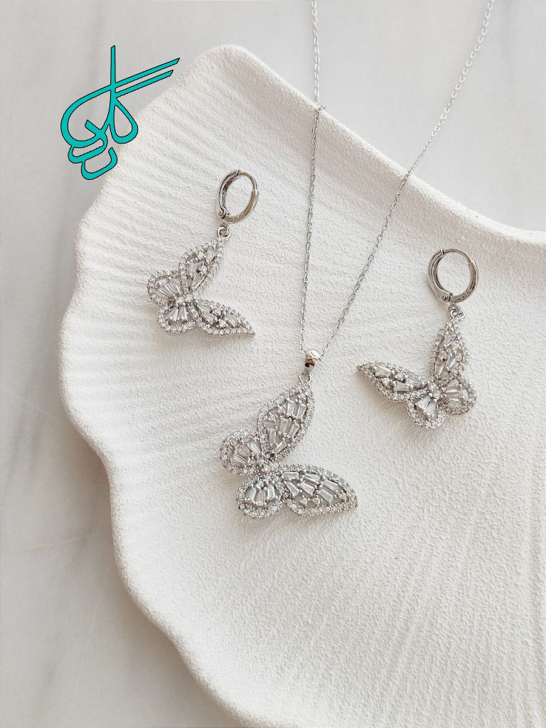 خرید نیم ست نگین دار جدید طرح پروانه مارک (با زنجیر)YSX رنگ ثابت با کیفیت کد 1715370 - ردگل