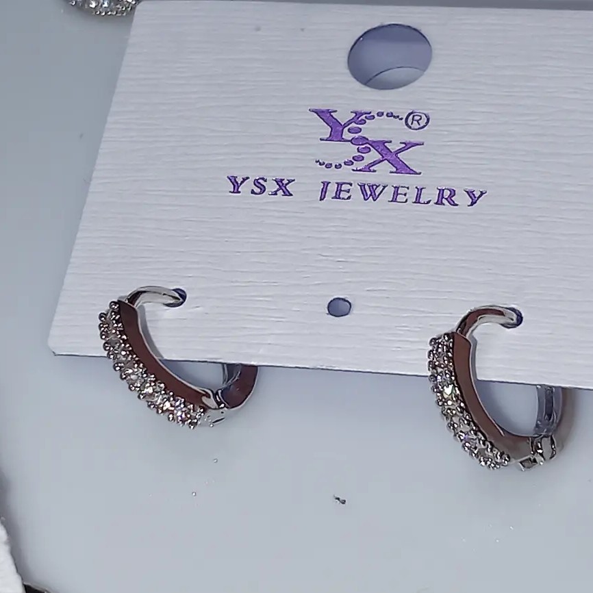 گلگوش حلقه ای نگیندار