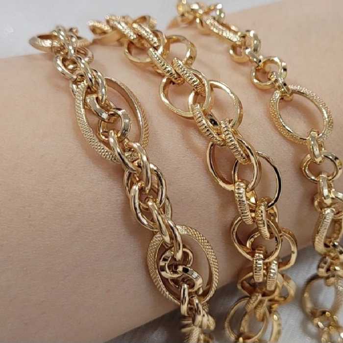 دستبند خاص و زیبا از بدند معتبر ژوپینگ