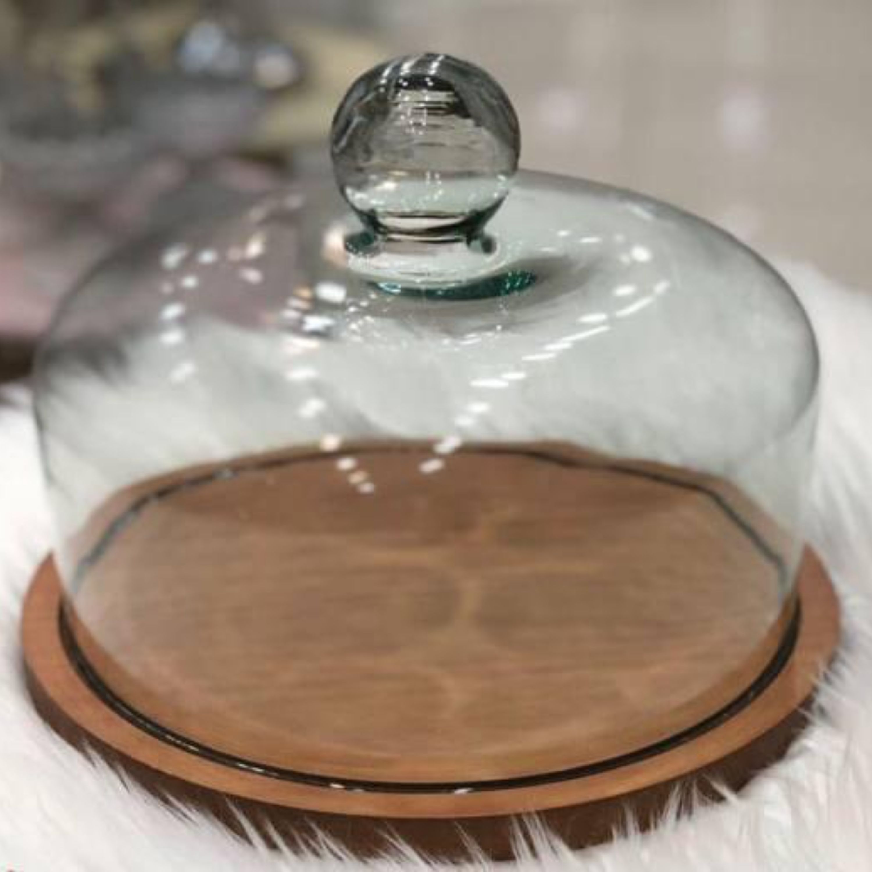 کاپ کیک شیشه ای سایز بزرگ کف چوبی قطر 23 سانتی برای انواع کیک و شیرینی  دارای مح