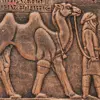 مجسمه تندیس و پیکره شهریار مدل کتیبه هدیه آور پارتی آویزدار کد MO3040