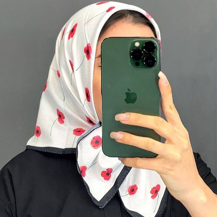 مینی اسکارف نخی در طرحهای متنوع