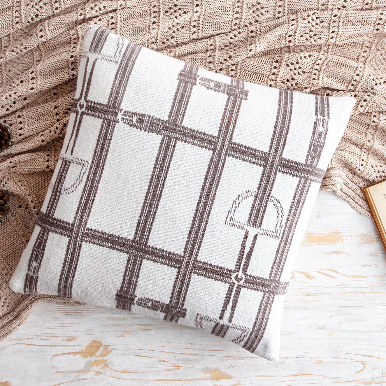 کاور کوسن مادام کوکو مدل 45Margery